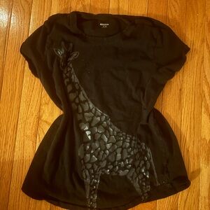 Old Navy Black Giraffe Print Short Sleeve Tee